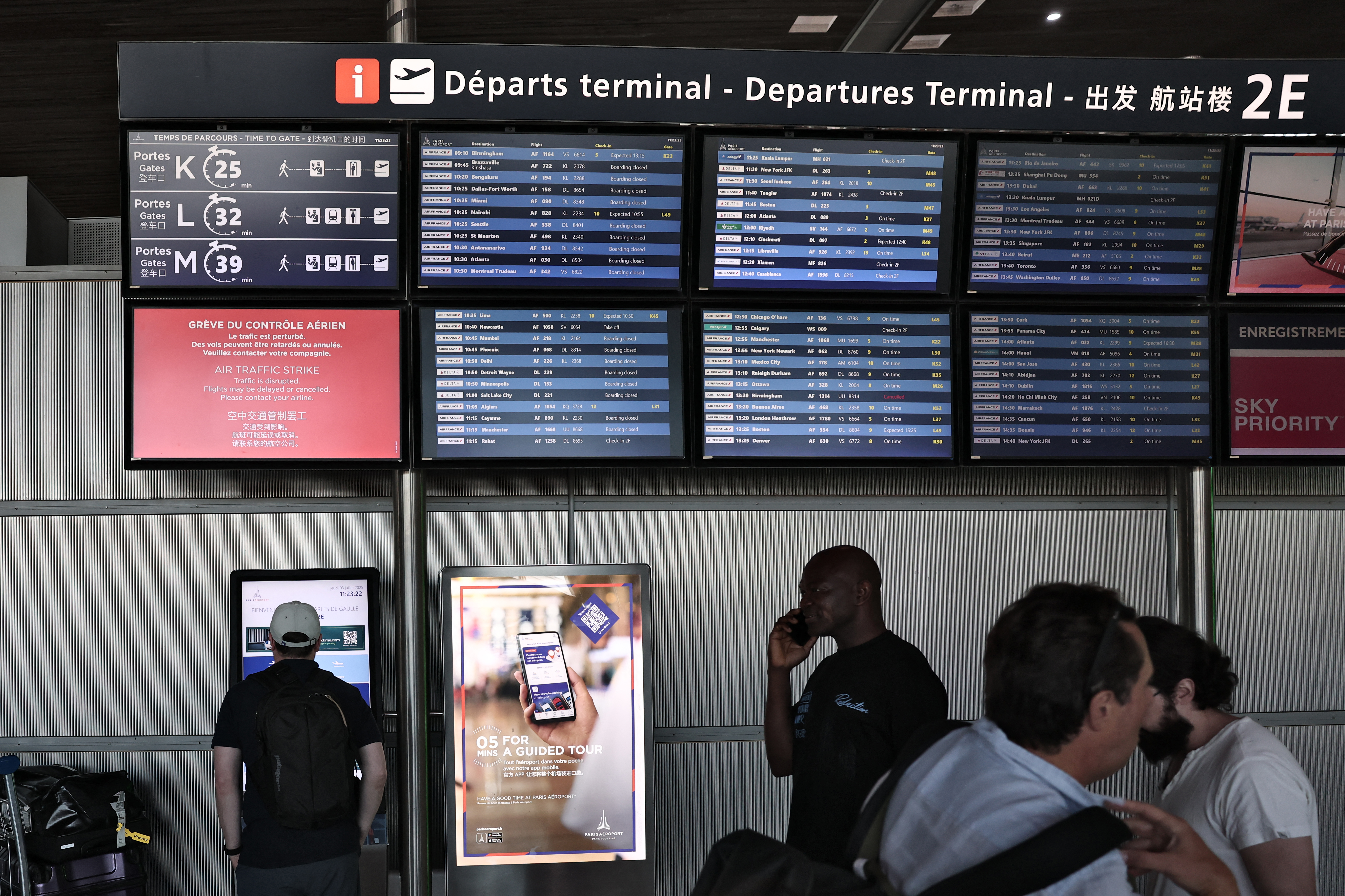 Dos días de huelga de controladores en Francia y más de 1.000 vuelos cancelados