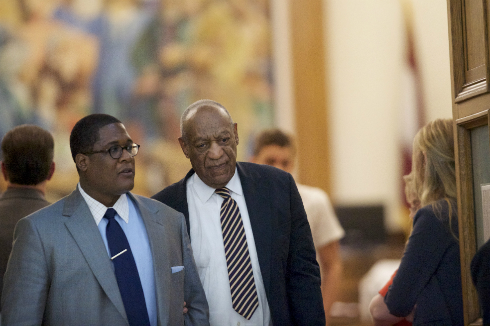 Otras 24 horas sin definirse la suerte de Bill Cosby, acusado de agresión sexual