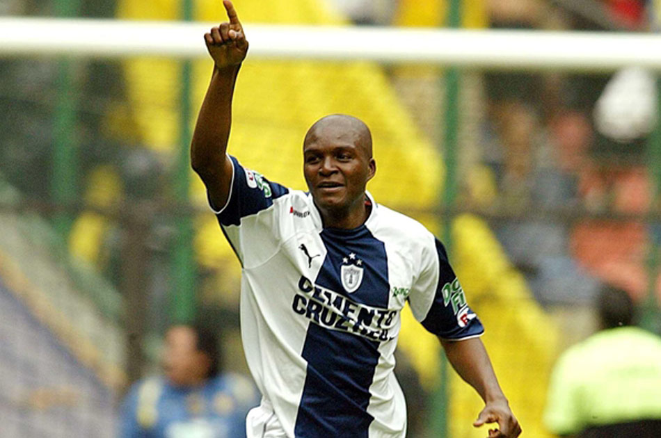 Aquivaldo Mosquera, en líos con Hacienda en México