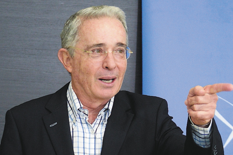 Caso Uribe: Sin testigos de su confianza, Fiscalía no se compromete a ir a juicio