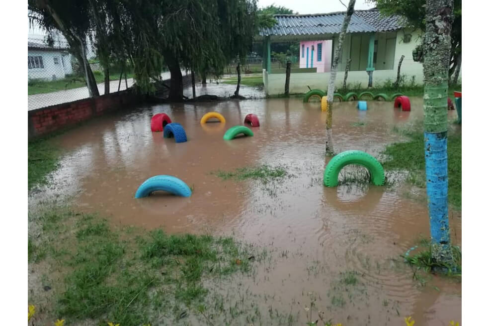 Ola invernal causa el desbordamiento de dos ríos en Roldanillo, Valle