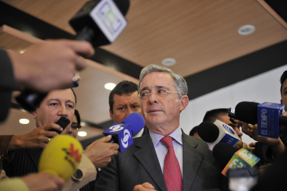 “Nunca pensé que mi amor a Colombia me creara estas dificultades judiciales”: Uribe