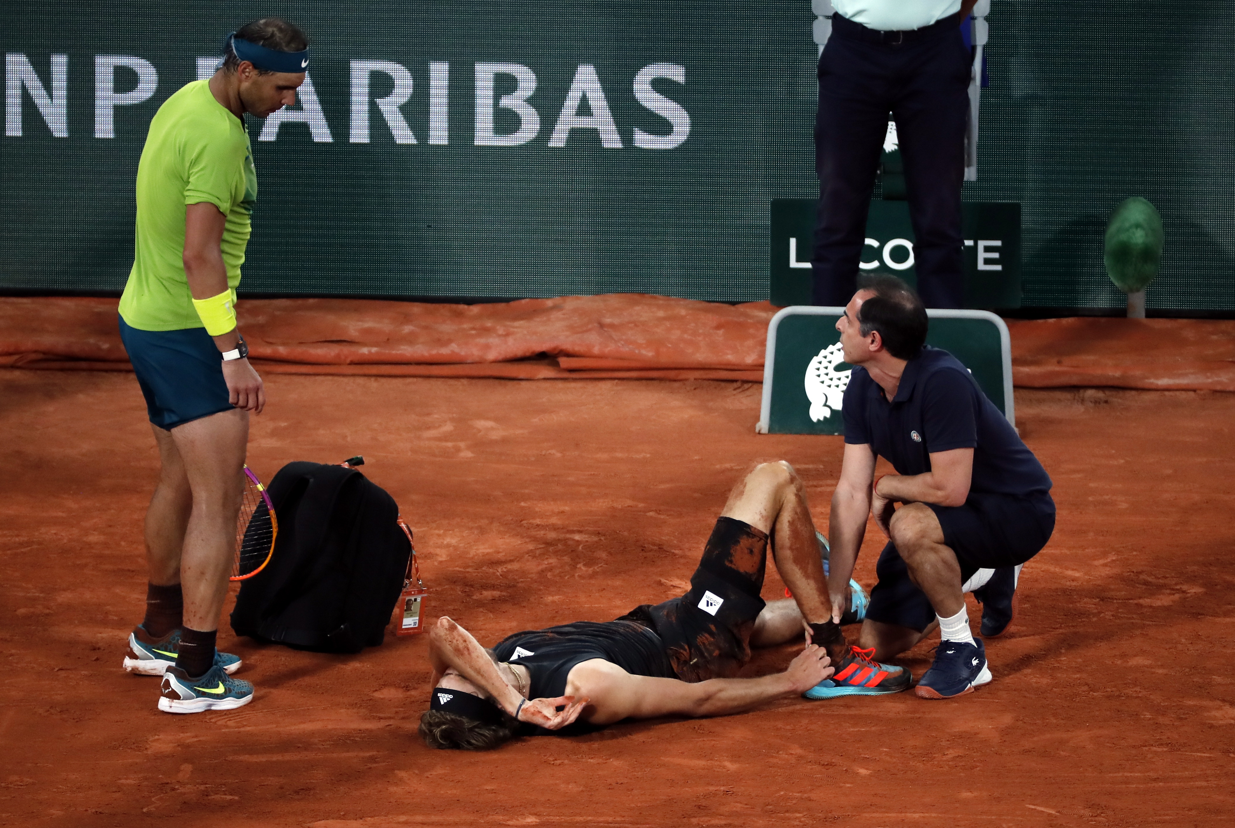 Alexander Zverev se retiró por lesión y Nadal está en la final de Roland Garros