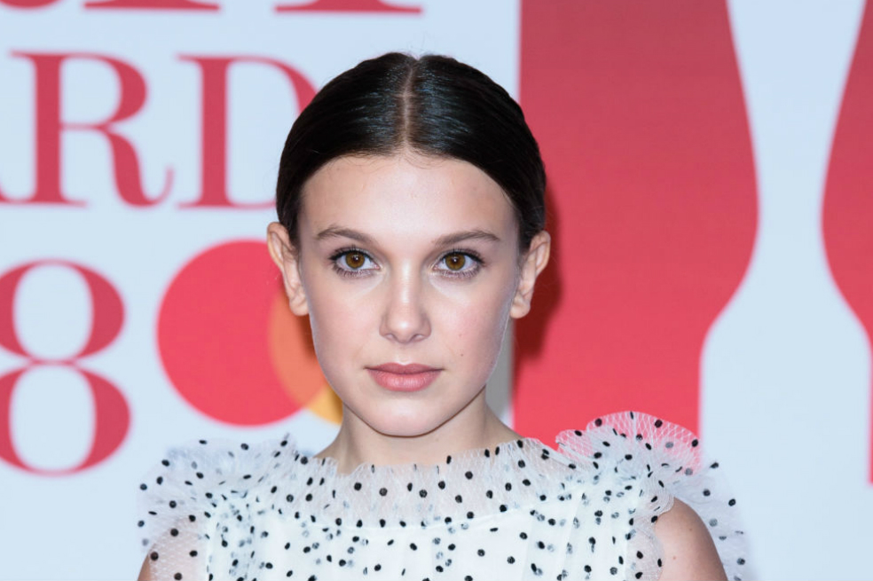 Millie Bobby Brown se recupera satisfactoriamente de su rodilla
