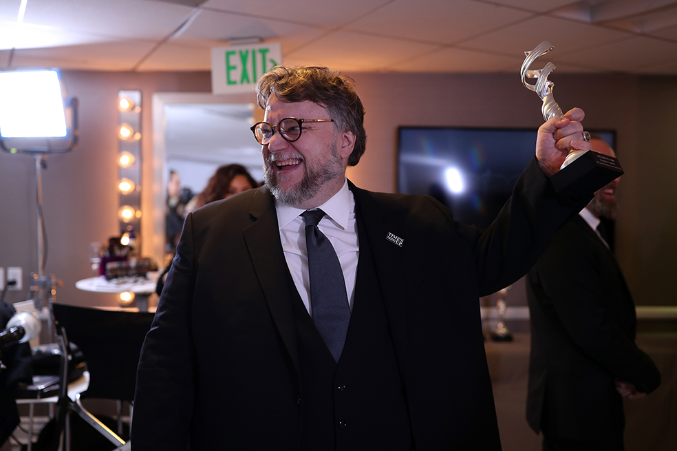 Con mariachis y tequila Guillermo del Toro festejaría el Óscar