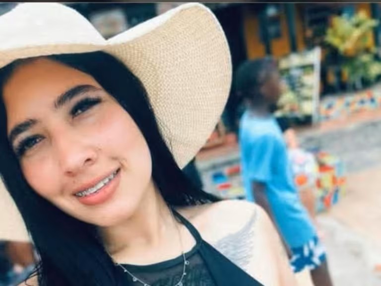 Feminicidio en Anorí: sujeto asesinó a su novia en plena vía; testigos omitieron auxiliarla