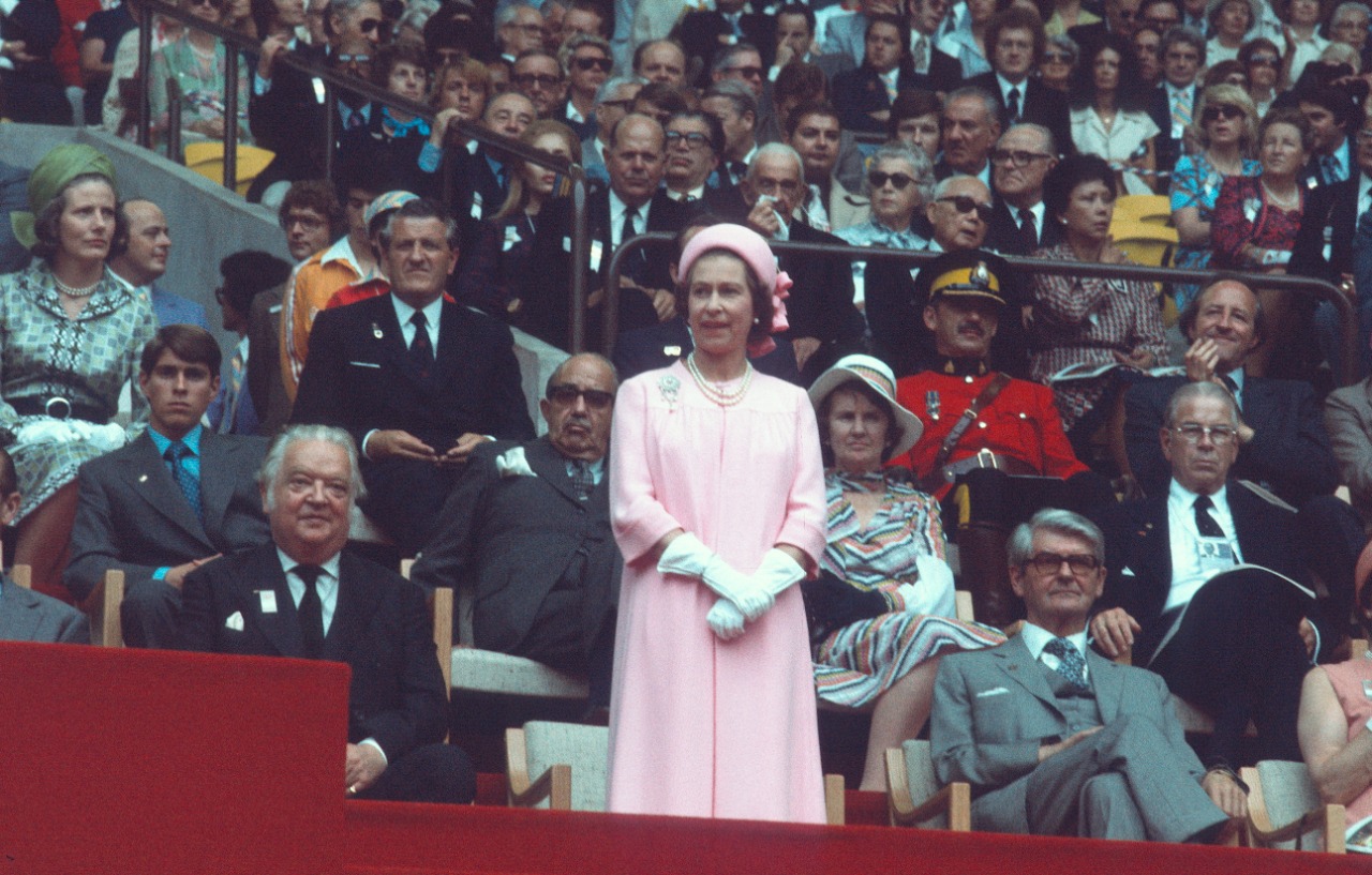 Los puntos clave en el vestuario de la Reina Isabel II por 70 años
