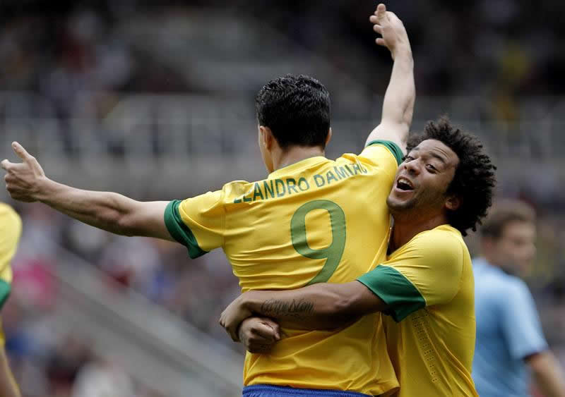 Leandro Damiao guía a Brasil a una nueva cita con la historia