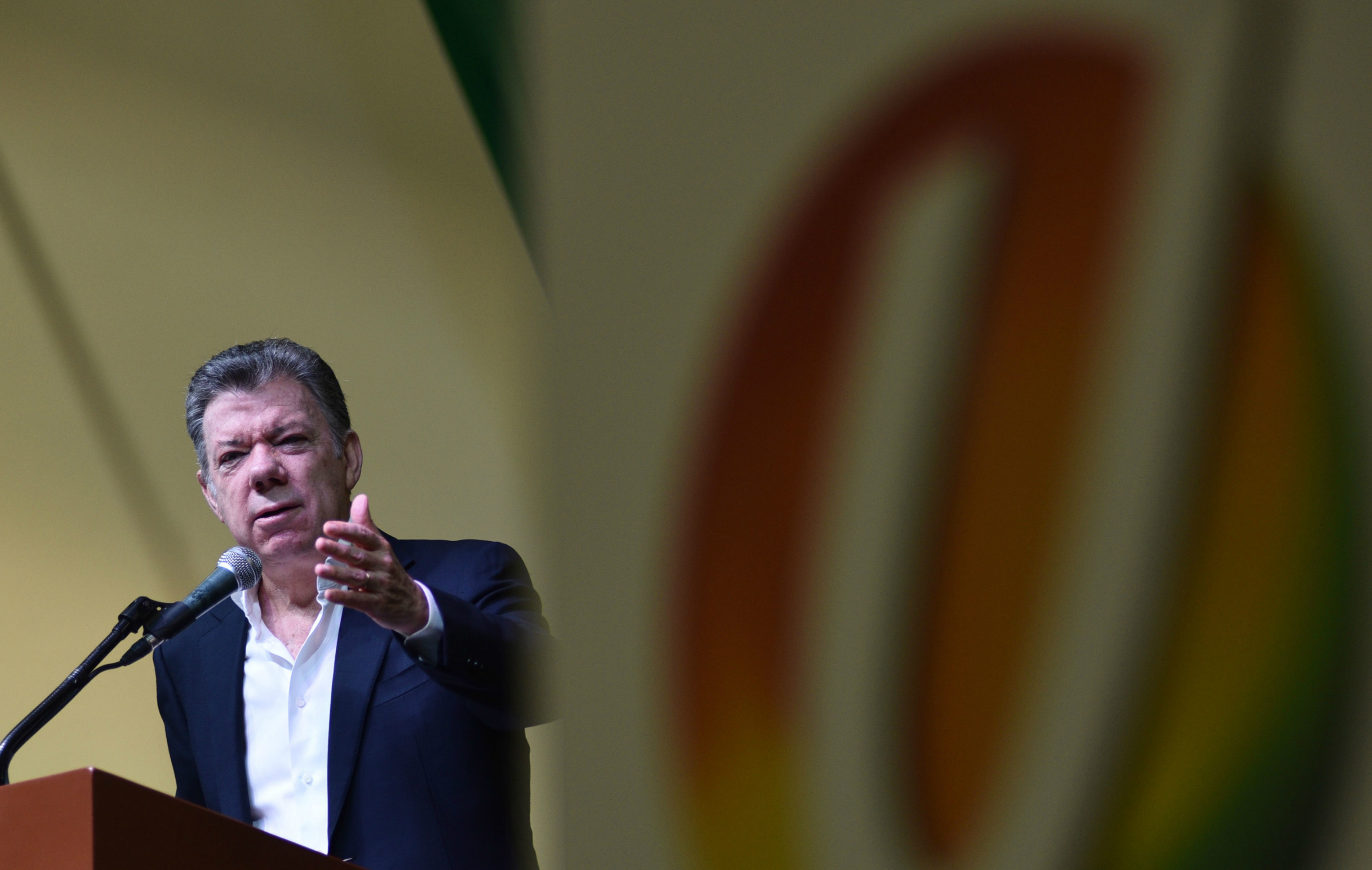 La U, dividida en torno al presidente Santos