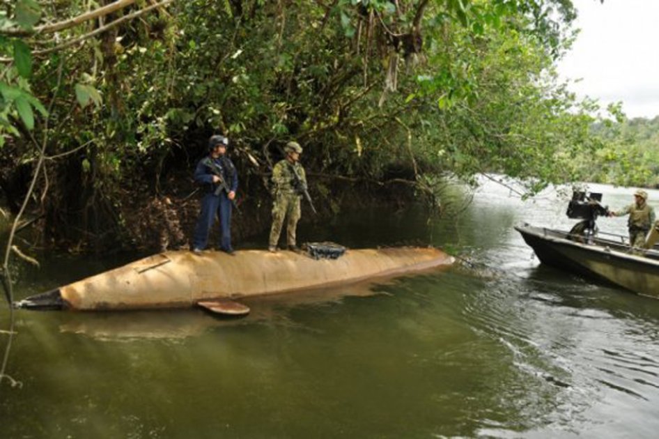 Decomisan semisumergible de narcotraficantes en el Pacífico