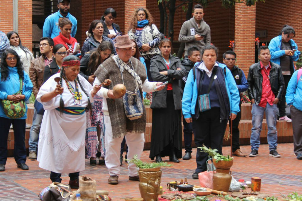 Médicos ancestrales atienden a comunidades indígenas y afros en Bogotá