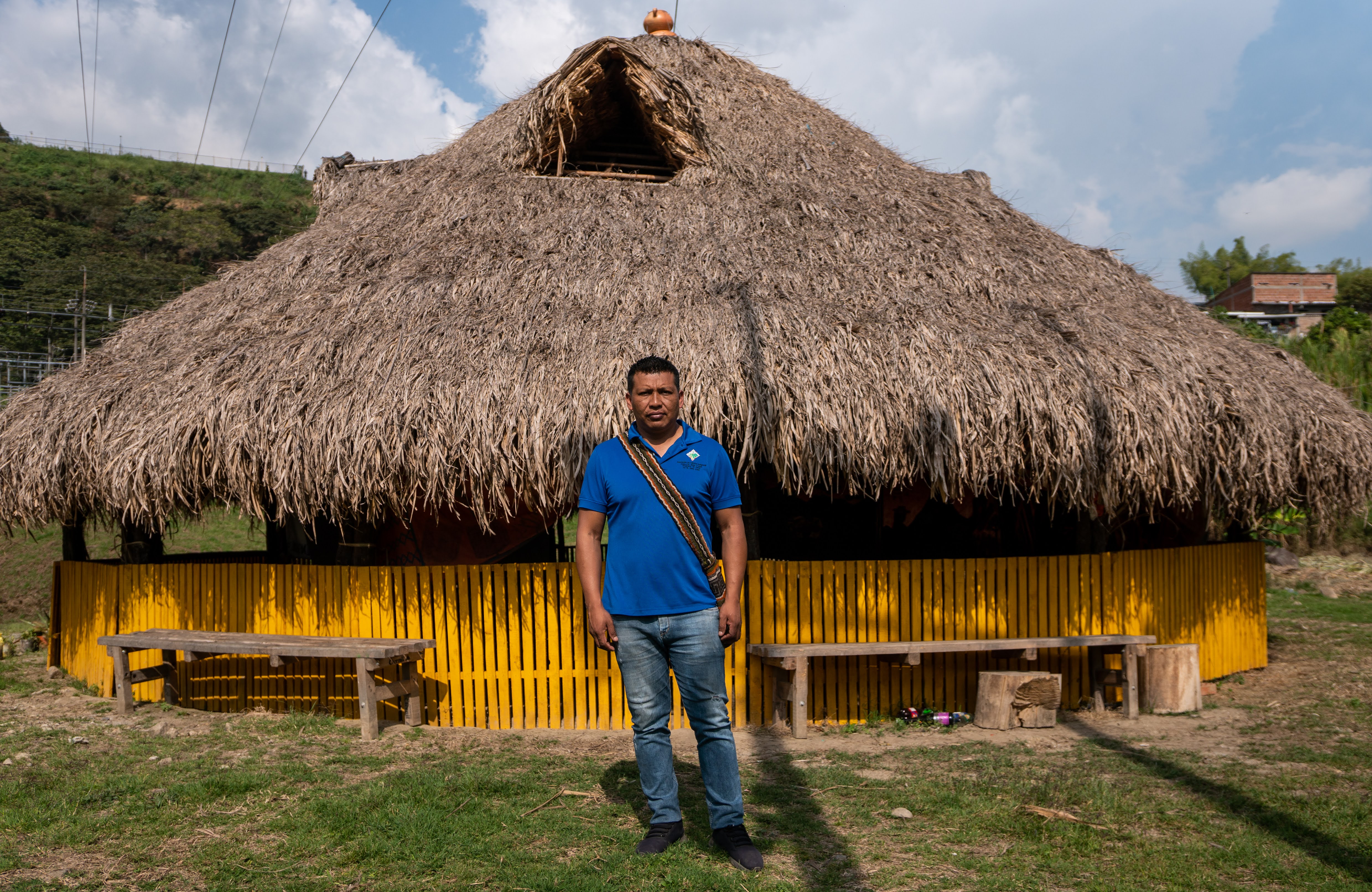 Rossevelt Tombé es auxiliar de enfermería y acompaña la línea de sabiduría ancestral en Caldono, Cauca.