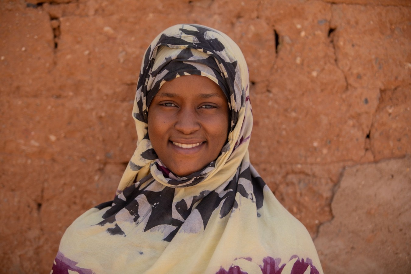 A Btizam le gustaría ser profesora de español o francés y seguir cultivando su gusto por la fotografía. Campamentos de refugiados saharauis, Tinduf, Argelia.