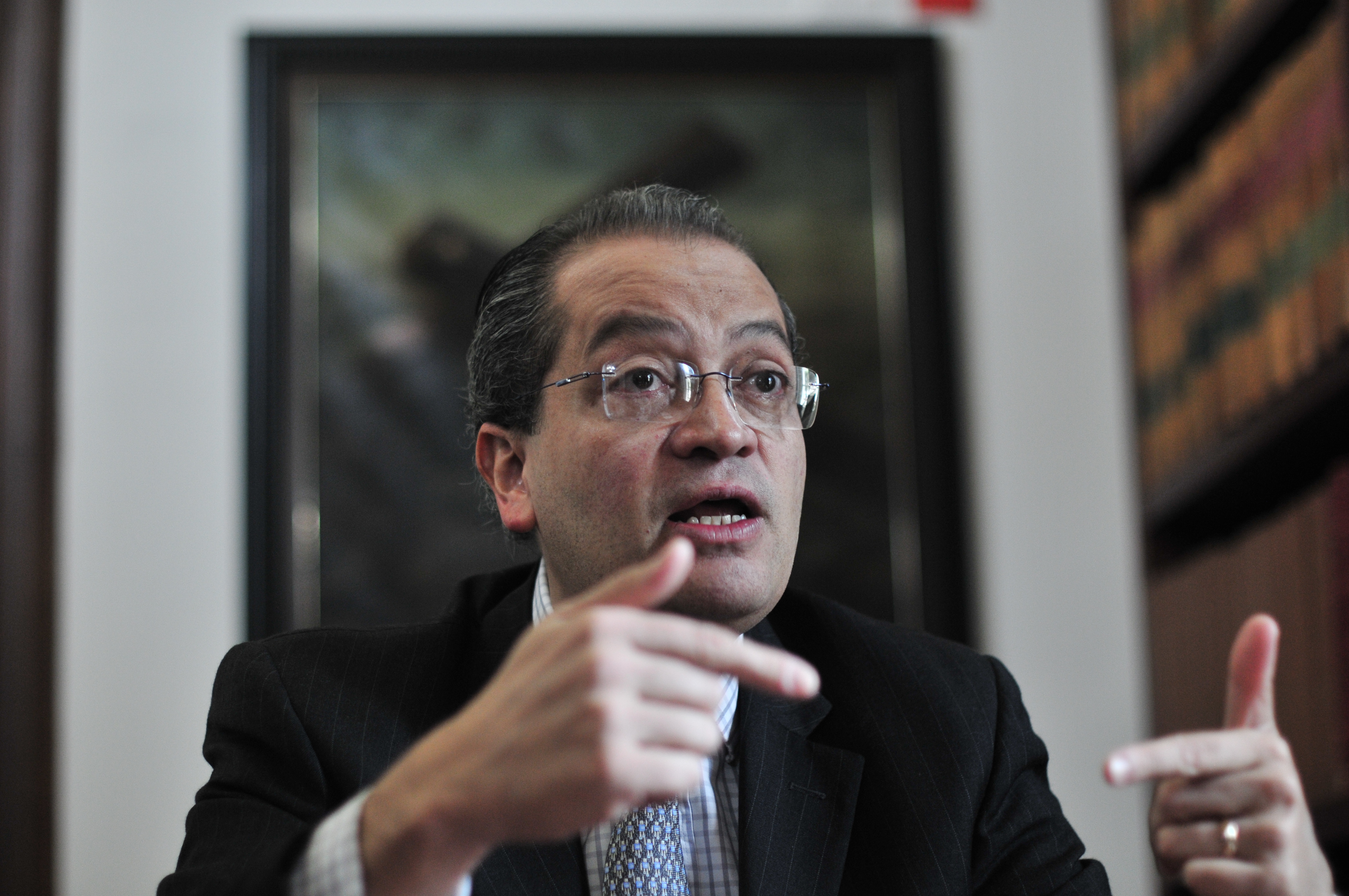 Fernando Carrillo y su llamado a “impedir el derrumbe de la nación”