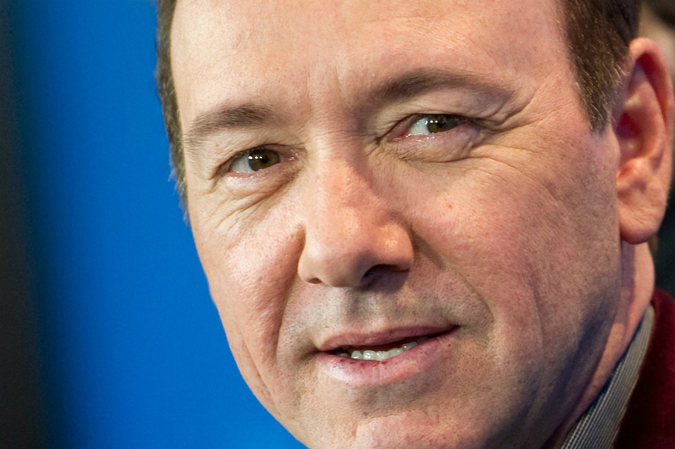 Kevin Spacey comparecerá ante tribunal en Londres por cargos por agresión sexual