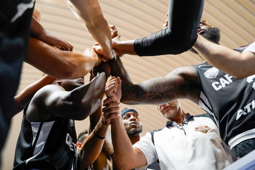 Inició la Liga WPlay de Baloncesto: Cafeteros le ganó a Tigrillos en Medellín