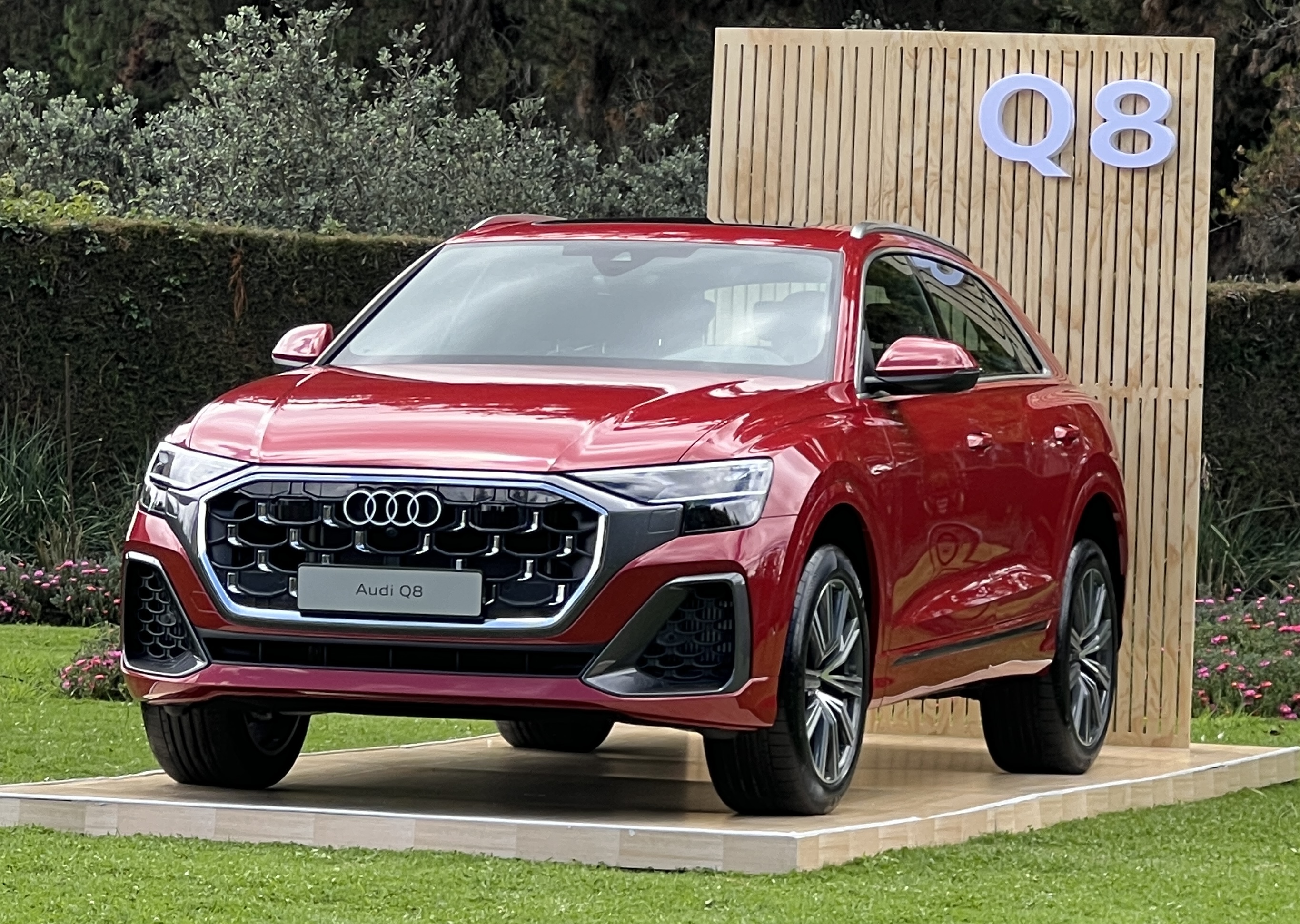 Audi Q8.
