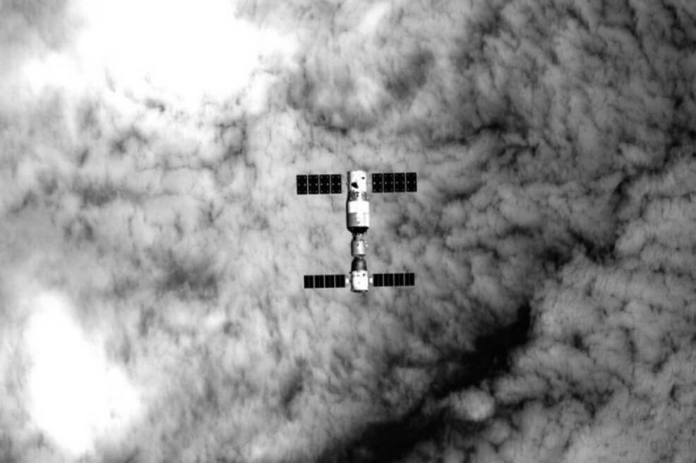 El primer laboratorio espacial chino regresa a la Tierra