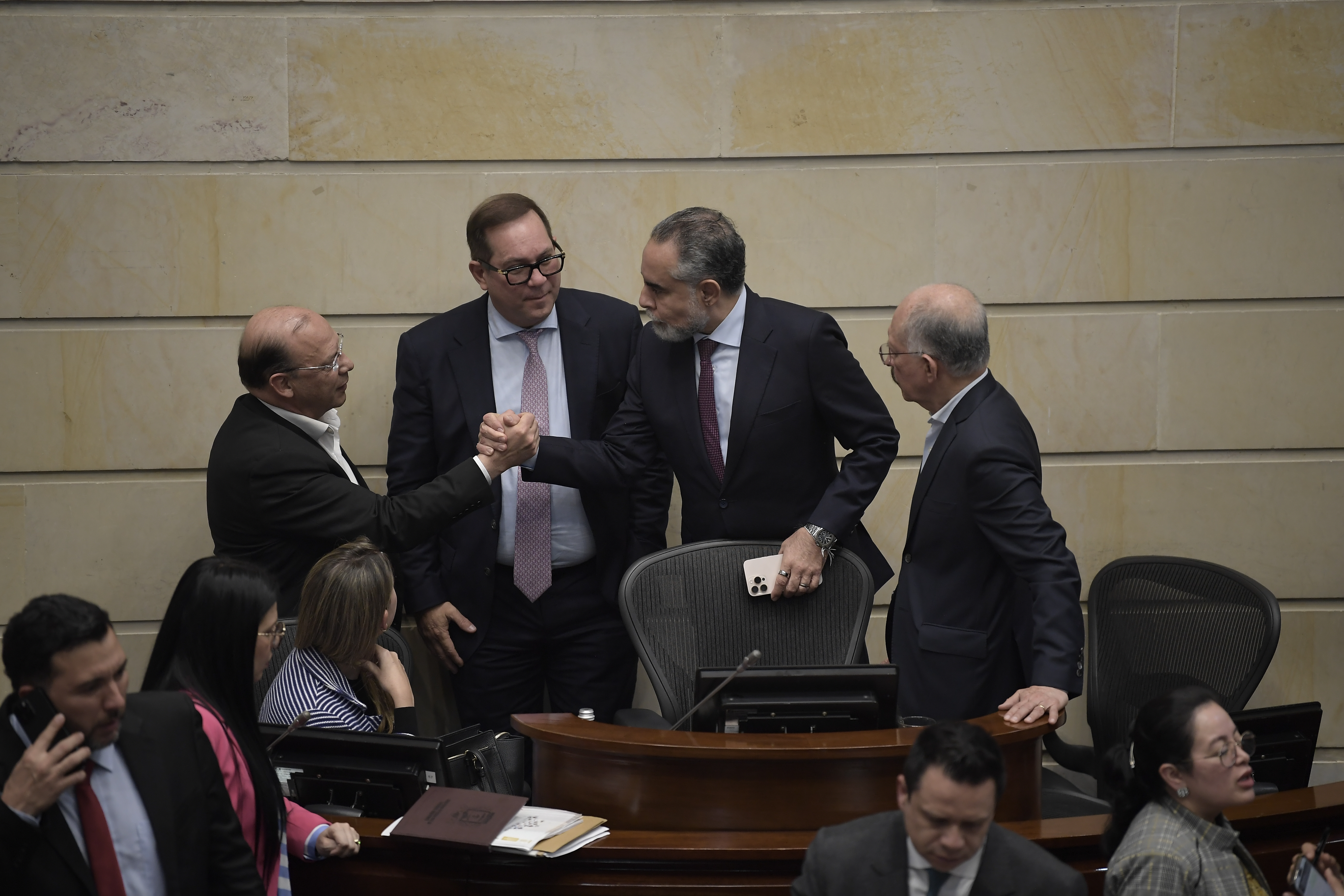 Debate en la plenaria del Senado para la aprobación del presupuesto del 2026, por COP 546,9 billones.