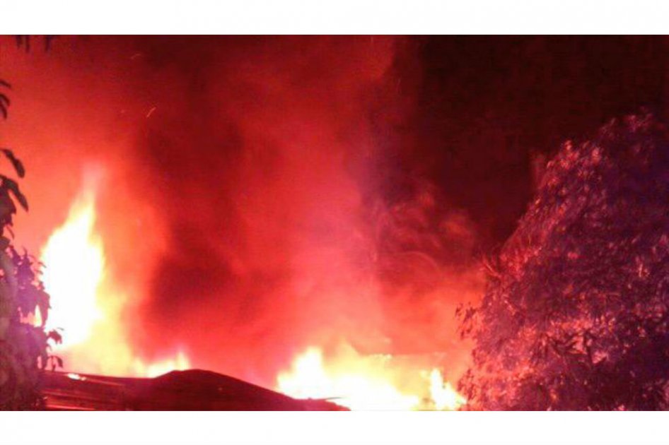Evacuan a 200 personas por incendio en chatarrería de Santa Marta