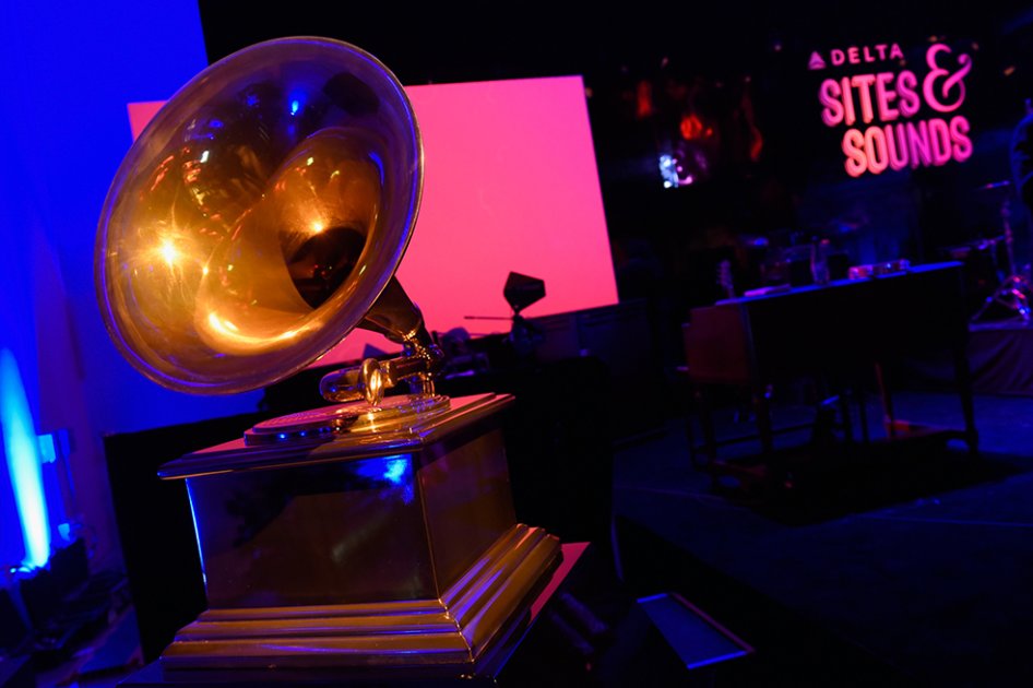 Bomba Estéreo y Monsieur Periné se enfrentan este lunes en los premios Grammy