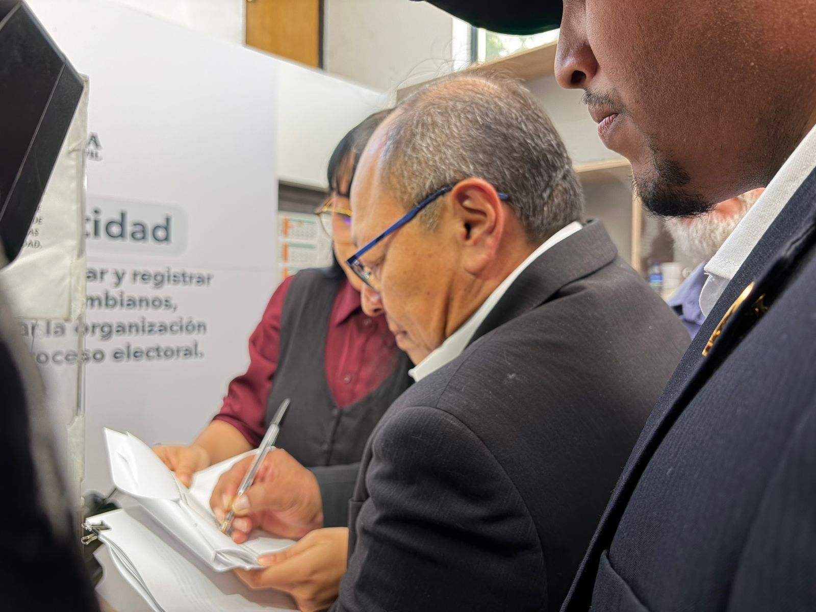Organizaciones sociales, con guiño del Gobierno, inscribieron comité por la constituyente