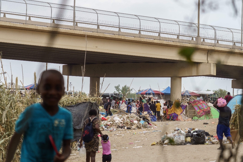 ¿EE.UU. negocia con países de Sudamérica para enviar a haitianos expulsados?