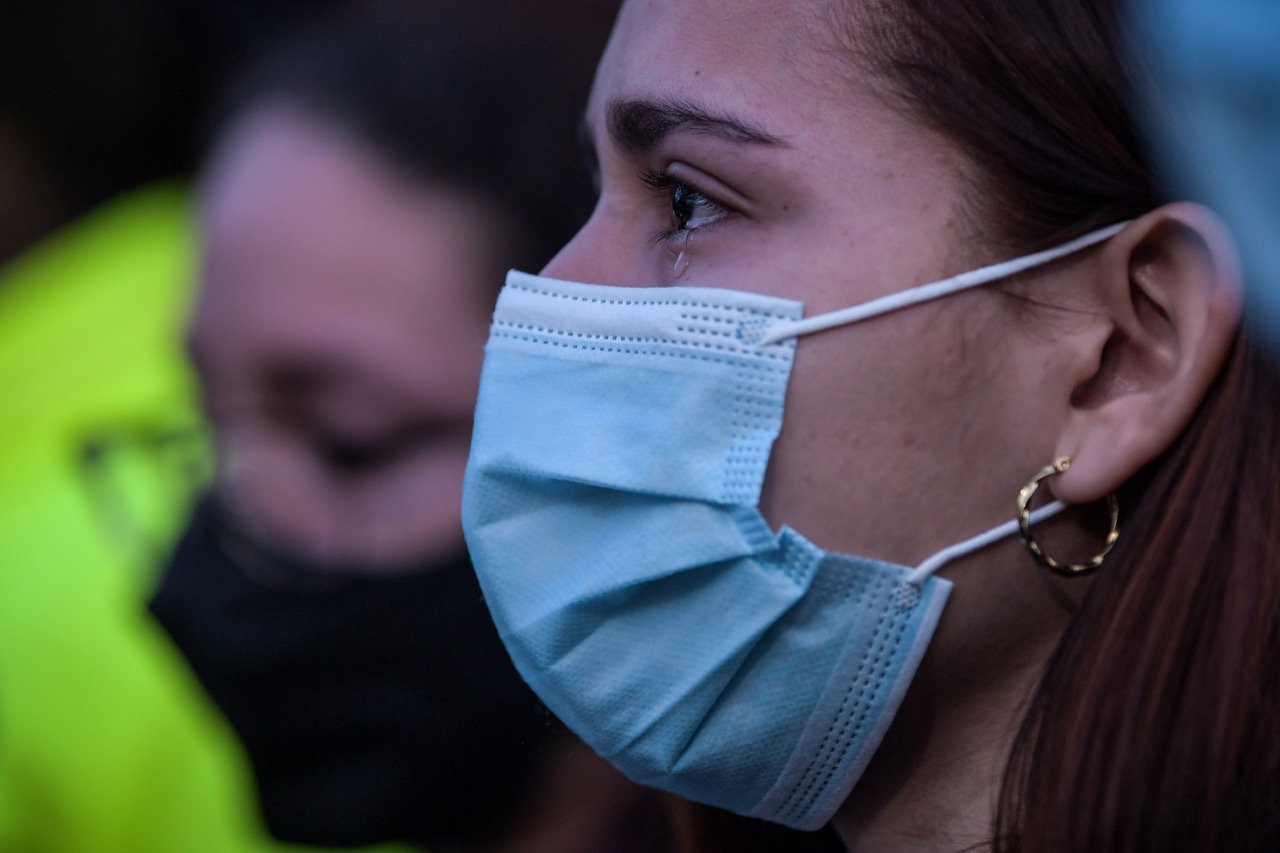 Su muerte la lamentó la alcaldesa Claudia López, el ministro de Defensa, Diego Molano, y la institución en general, la cual pierde a otro uniformado tras hacer una requisa a sujetos sospechosos.