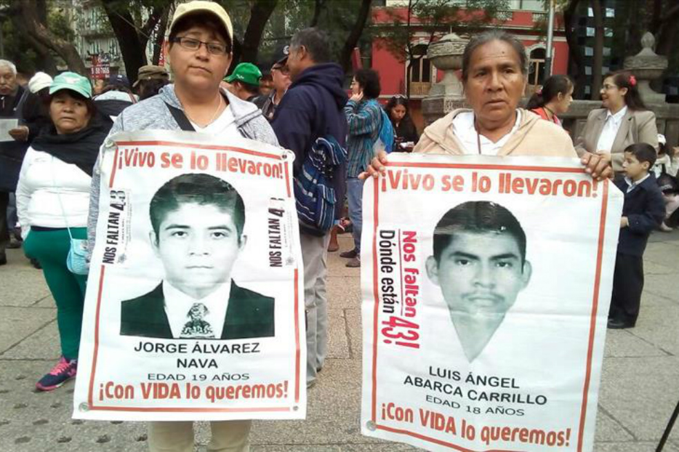 Lanzan documental de Guillermo del Toro sobre el caso de Ayotzinapa