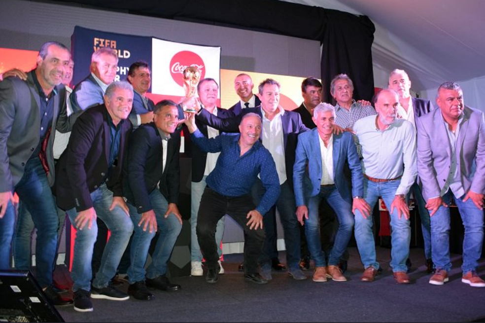 El trofeo de la Copa del Mundo llegó a Argentina