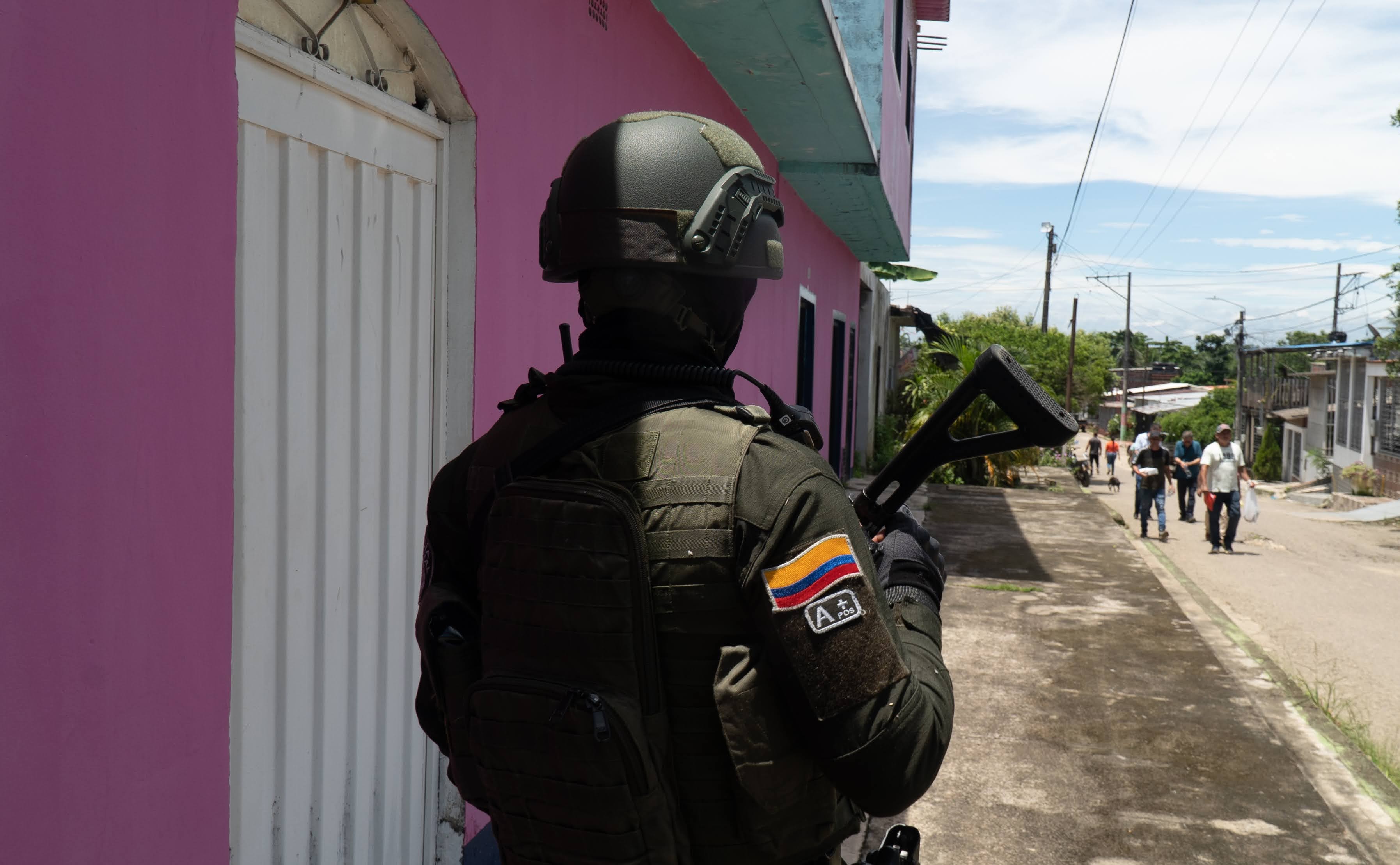 Chats, celulares y movilidad bajo vigilancia en Catatumbo: así controlan grupos armados a comunidad