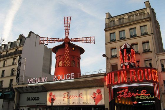 El barrio más picante de París abre sus puertas