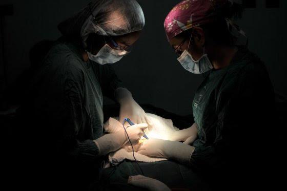 Mujer murió tras practicarse cirugía estética en Medellín