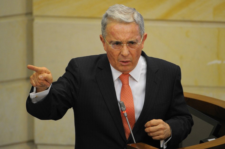 El día en que Uribe pidió la renuncia de Santos