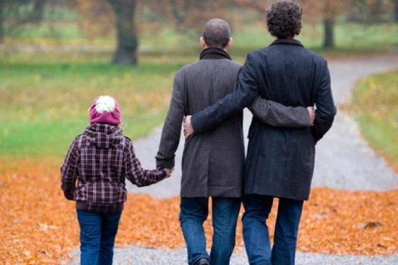 Parejas homosexuales ya pueden adoptar niños en Portugal
