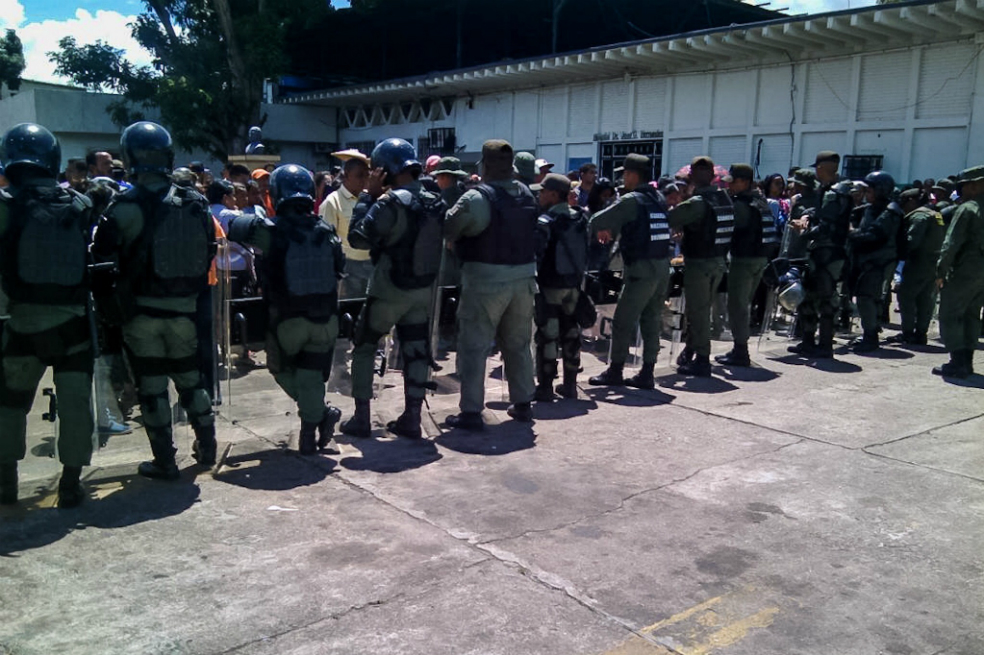 Motín en cárcel de Venezuela deja al menos 37 muertos y 14 heridos