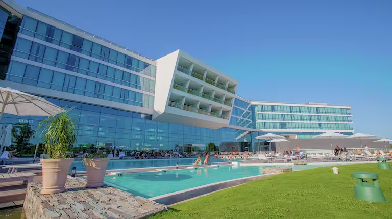 Hilton Pilar