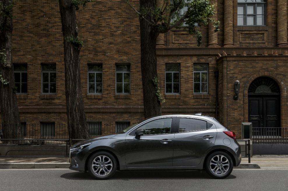 Mazda 2, ahora más joven