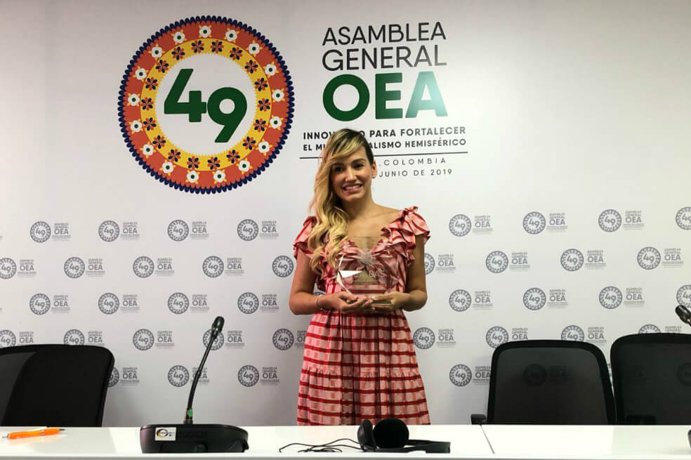 Fanny Lu fue condecorada como «Embajadora de Buena Voluntad» en la OEA