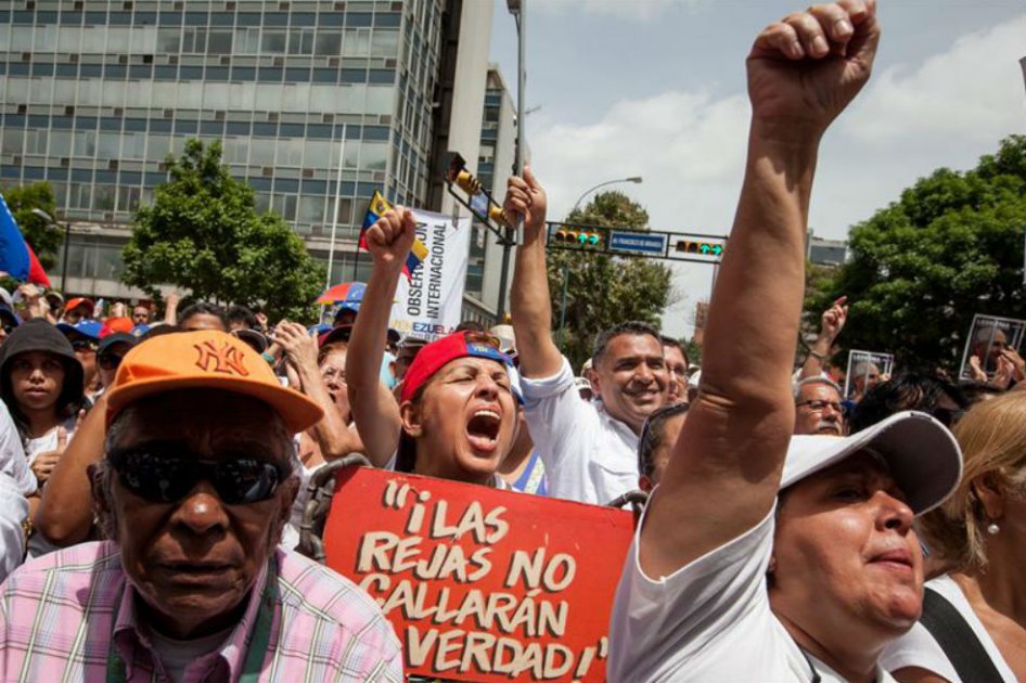 Padre de Leopoldo López pide a su hijo que deje la huelga hambre