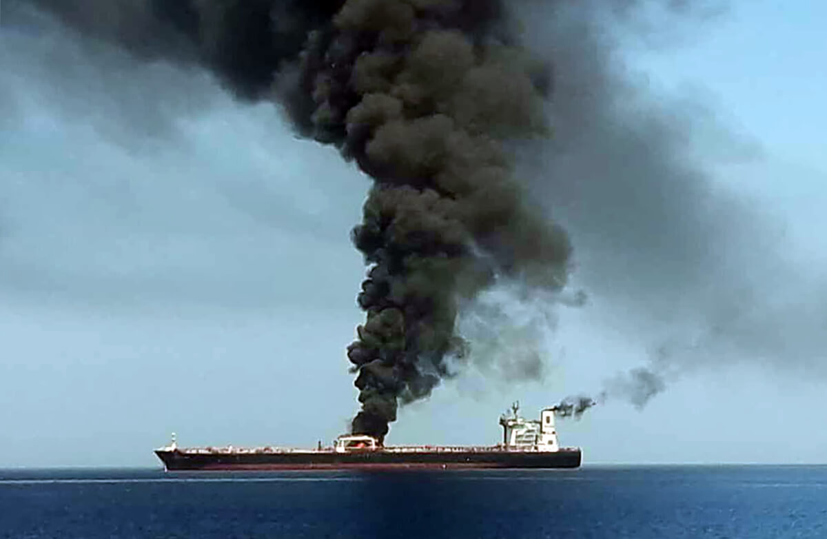 Incidente con dos buques en el golfo de Omán dispara el precio del petróleo