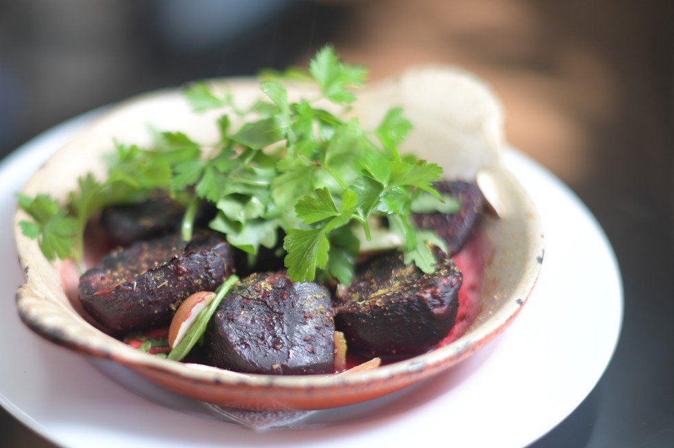 Receta para preparar remolachas asadas con aceite de oliva y limón