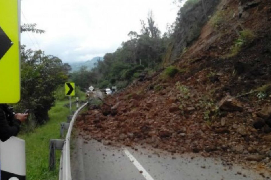 Derrumbe en vía Quibdó – Medellín deja por lo menos cinco muertos y 30 desaparecidos