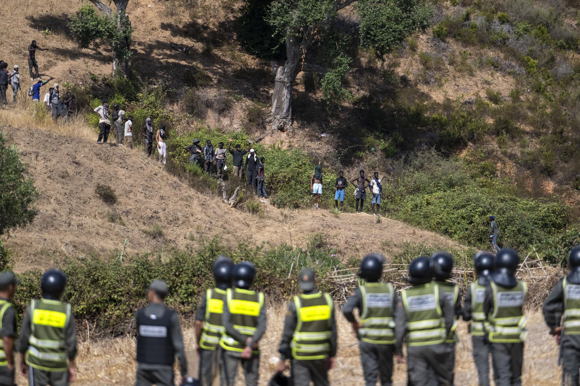 Crisis en Ceuta: ¿por qué los jóvenes quieren irse de Marruecos?