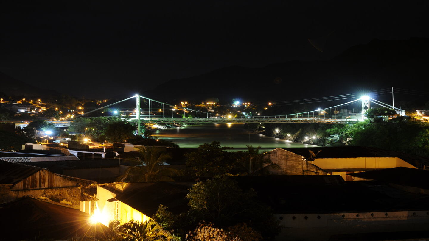 "La ciudad de los puentes" es un pueblo patrimonio desde 2010. En los los inicios del siglo XVI, fue reconocida como la única salida de la producción minera de San Sebastián de Mariquita. En sus calles, hay más de 40 puentes, para cruzar los ríos Magdalena, Gualí, Guarinó y Quebrada seca.
