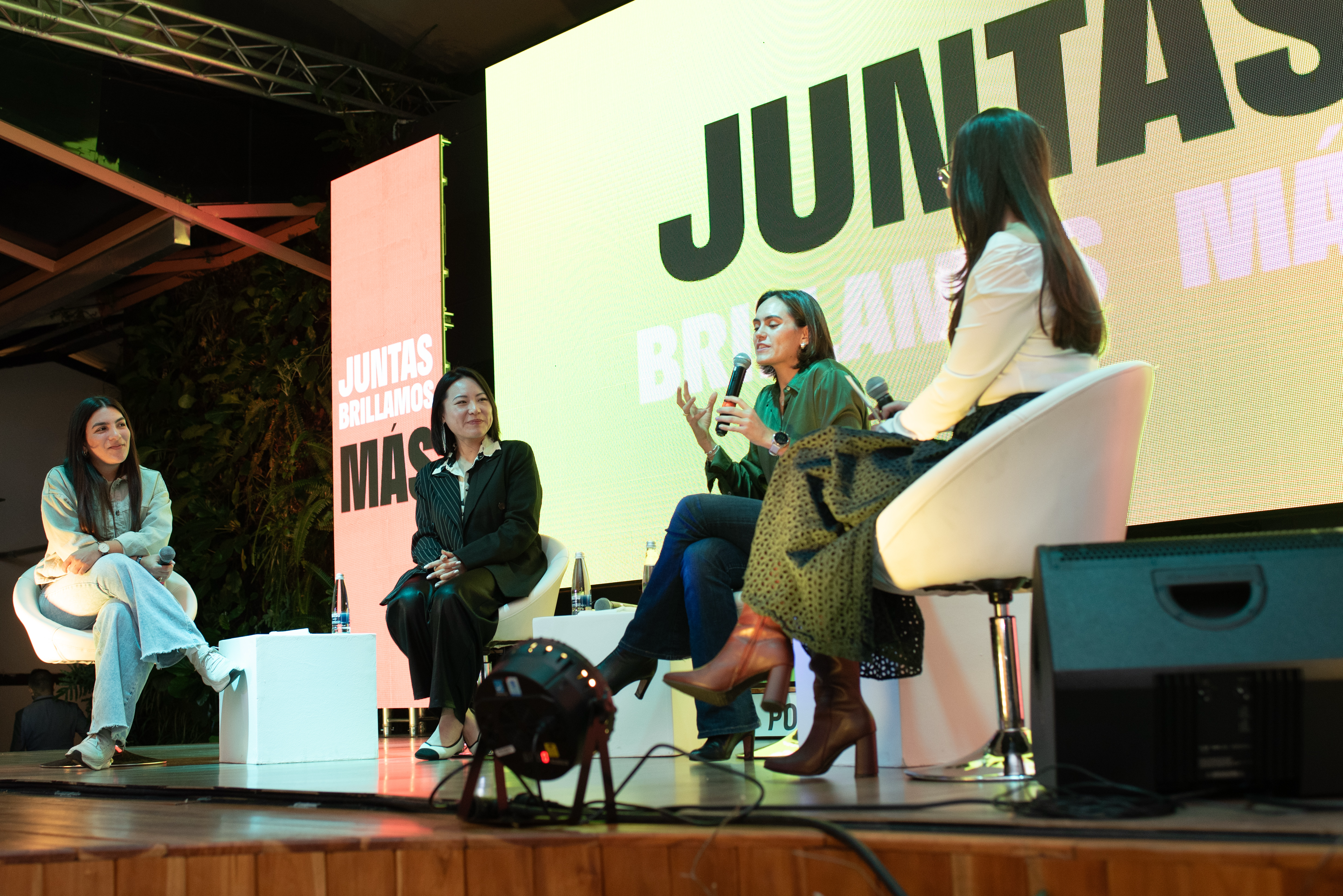 InDrive esta entregando más de 85.000 dólares a emprendoras colombianas