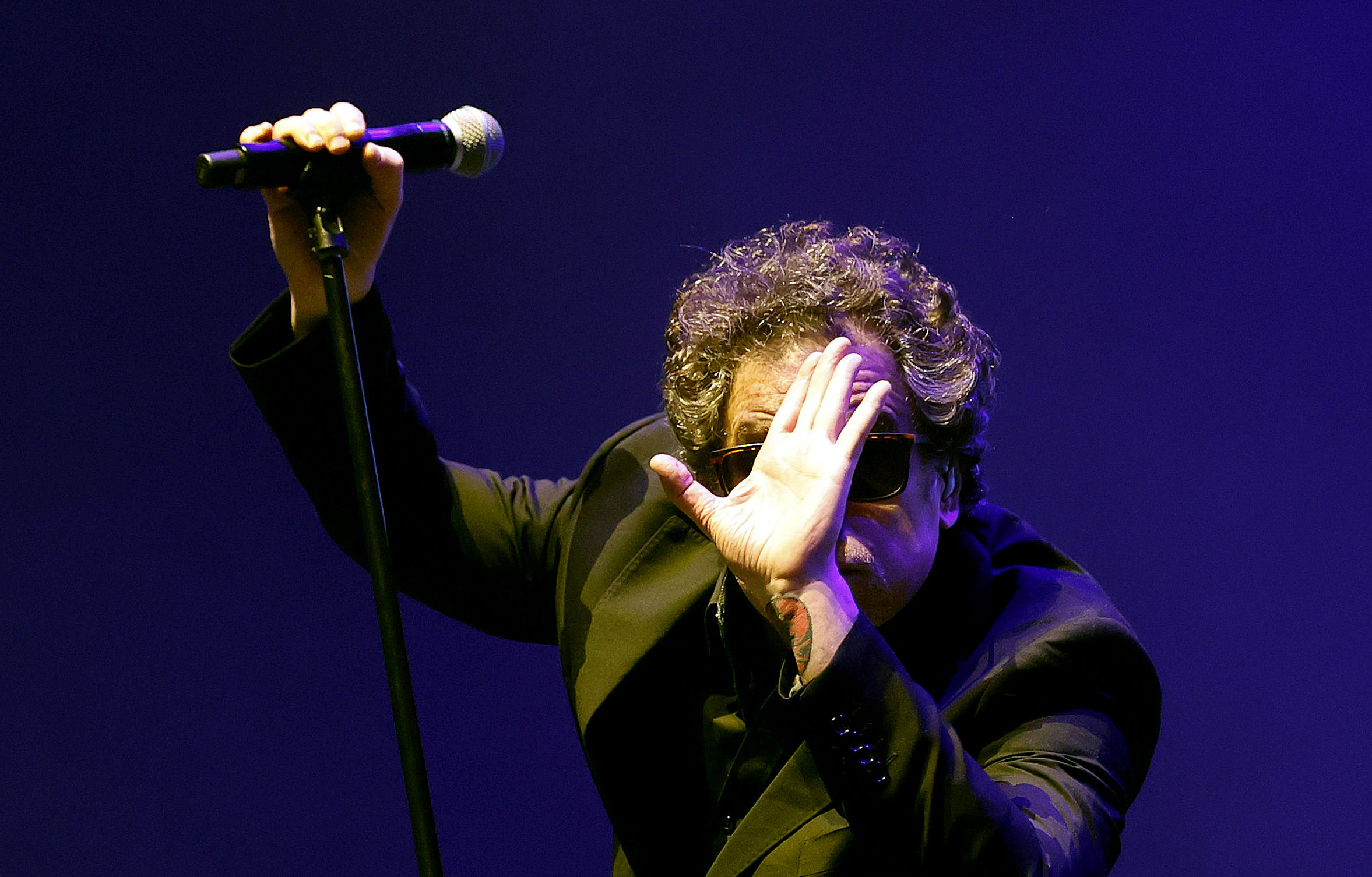 “Increíble” y “poético”: Calamaro armó la fiesta y dejó sin voz a los bogotanos