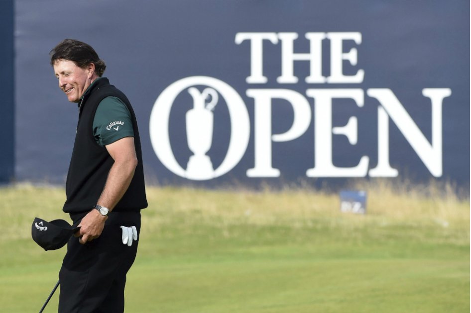 El golfista estadounidense Phil Mickelson, durante la primera jornada del Abierto Británico de Golf. / EFE