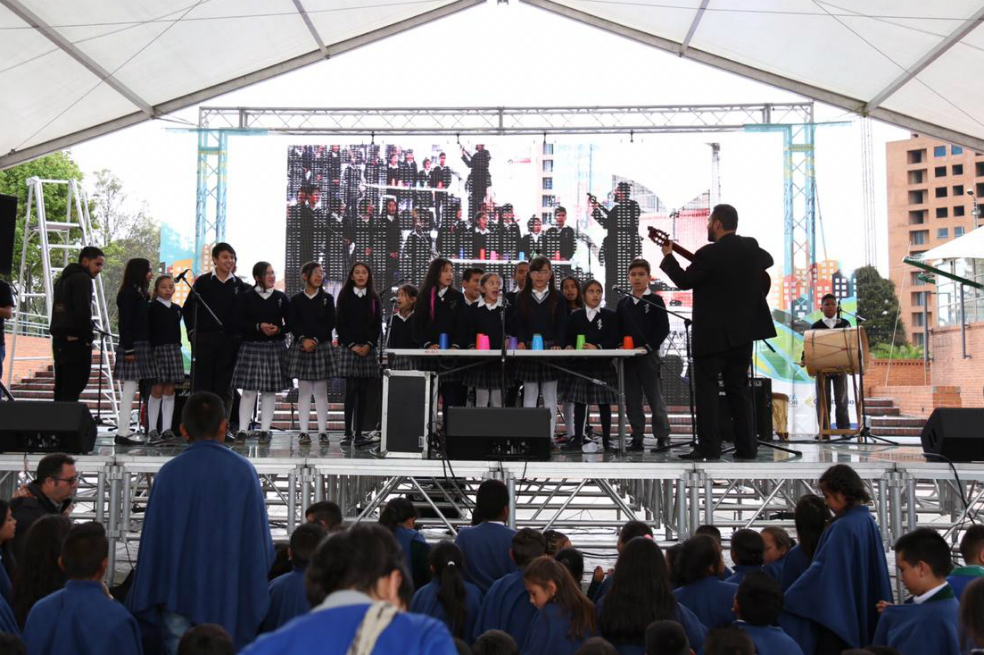Encuentro de colegios rurales y urbanos se toma la Plaza de los Artesanos de Bogotá