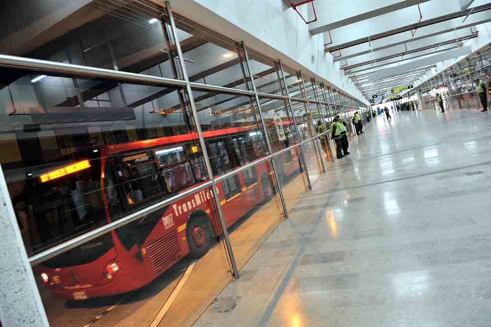 ¿Xenofobia o requisa de rutina? Polémica por captura de dos venezolanos en Transmilenio
